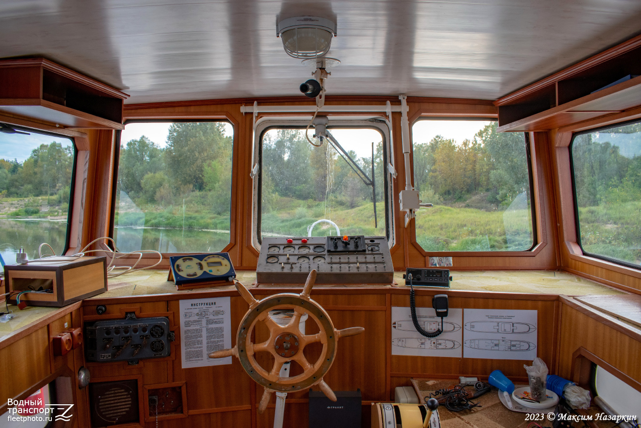 Строитель-2. Wheelhouses, Control panels