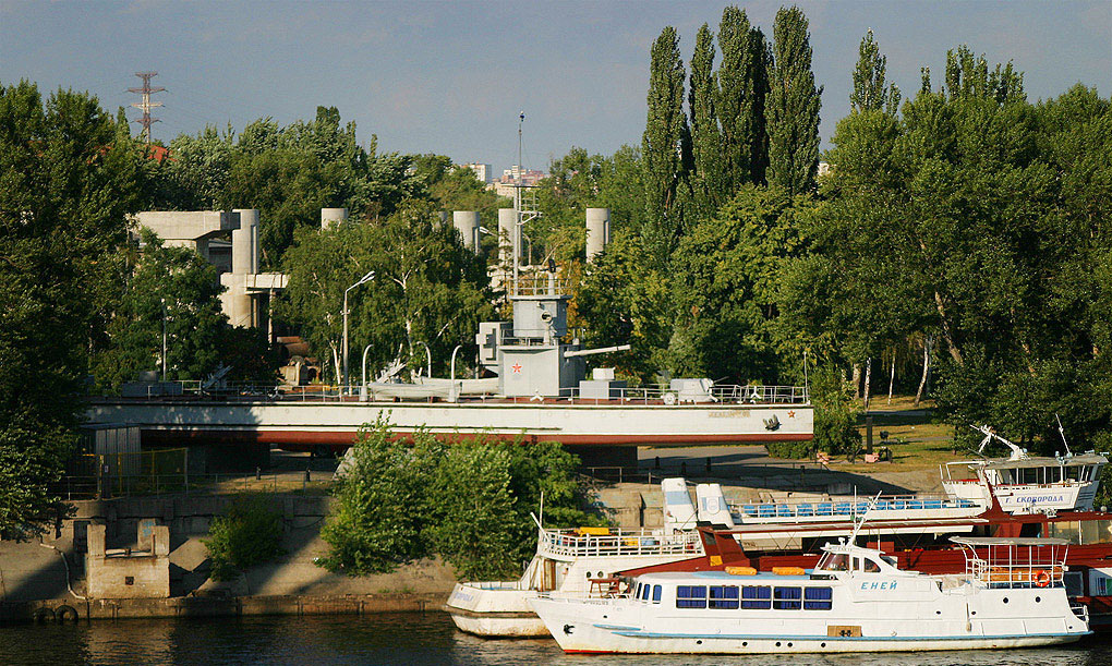 Железняков, Эней