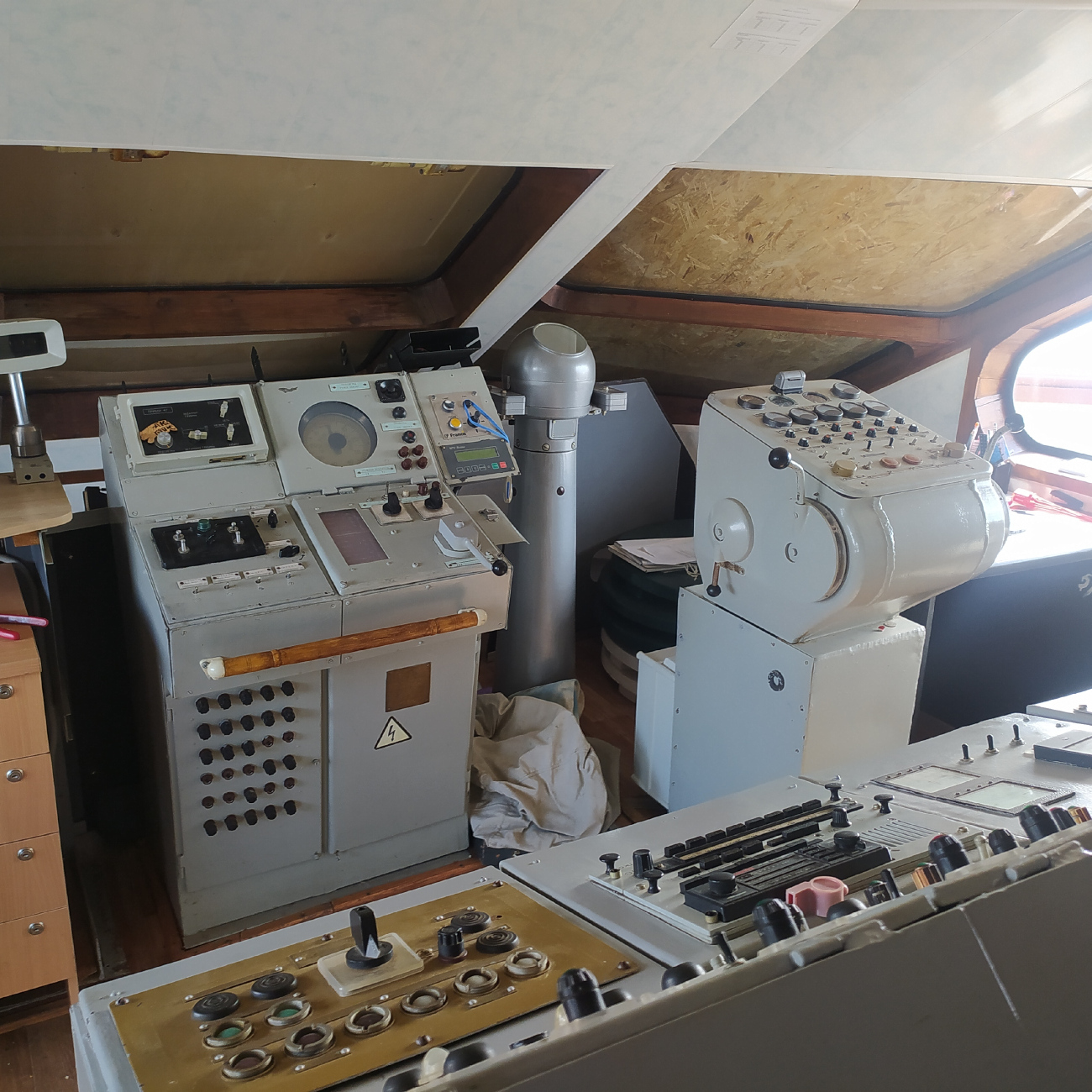 Ак Барс. Wheelhouses, Control panels