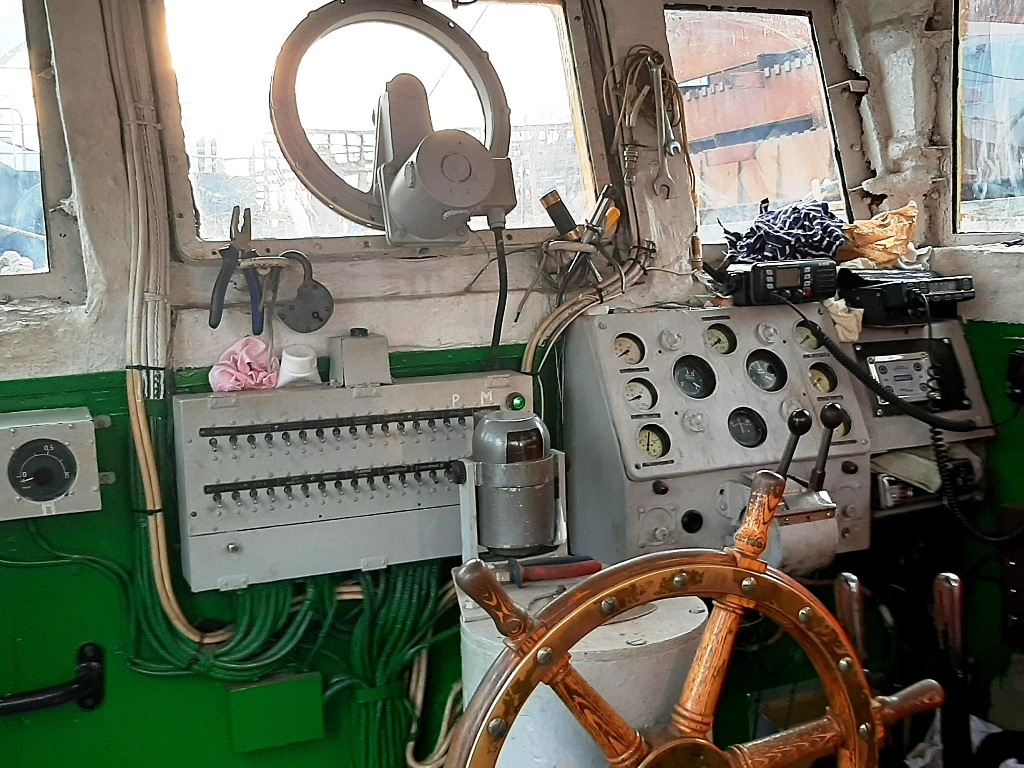 РБТ-5. Wheelhouses, Control panels
