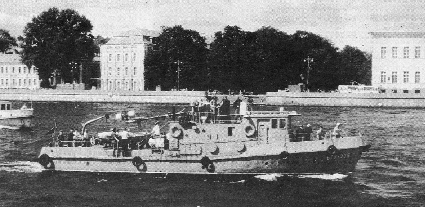 БГК-326 Риф. Книги, фотоальбомы и периодические издания