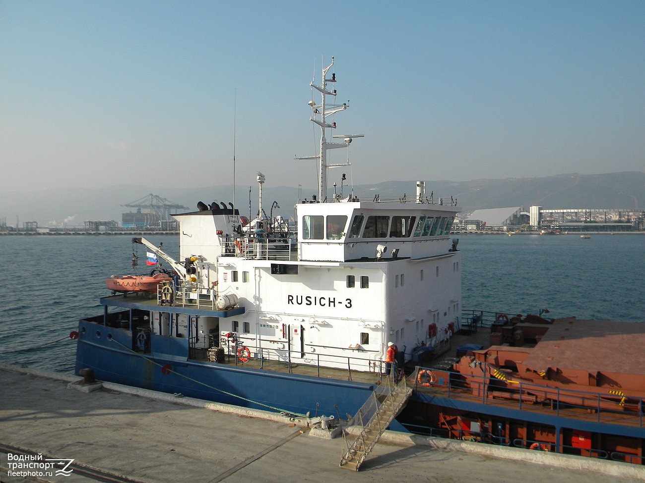 Русич-3. Vessel superstructures