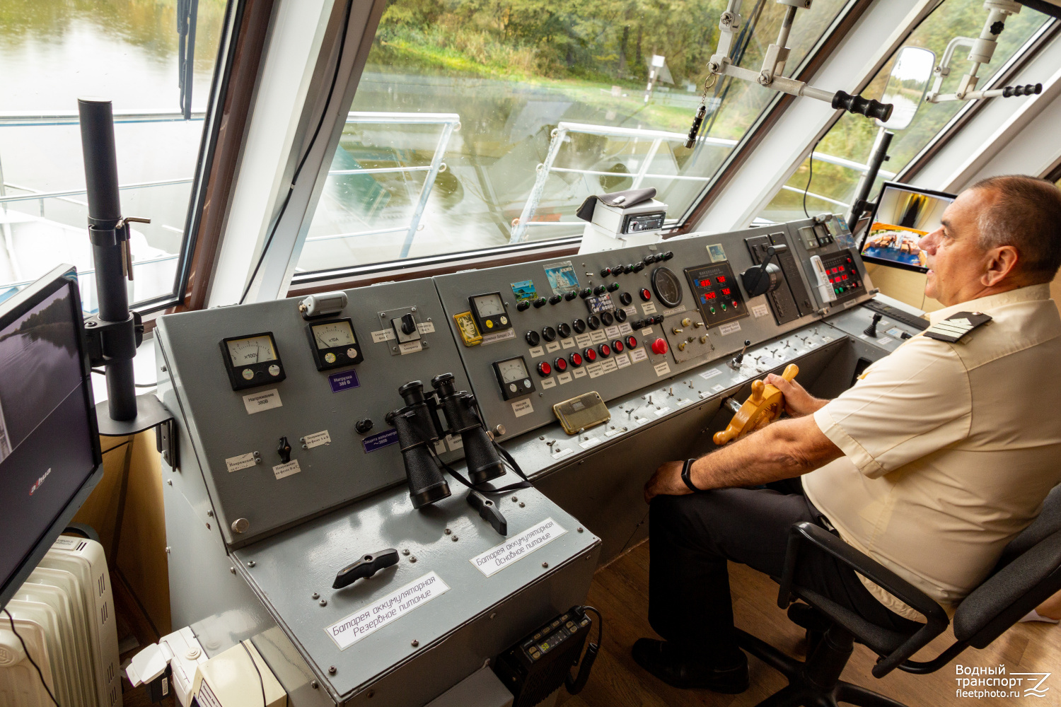 Белая Русь. Wheelhouses, Control panels