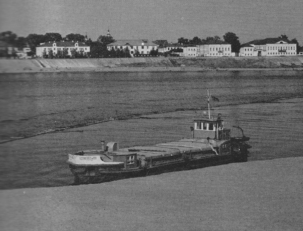 Устюглес-129. Книги, фотоальбомы и периодические издания