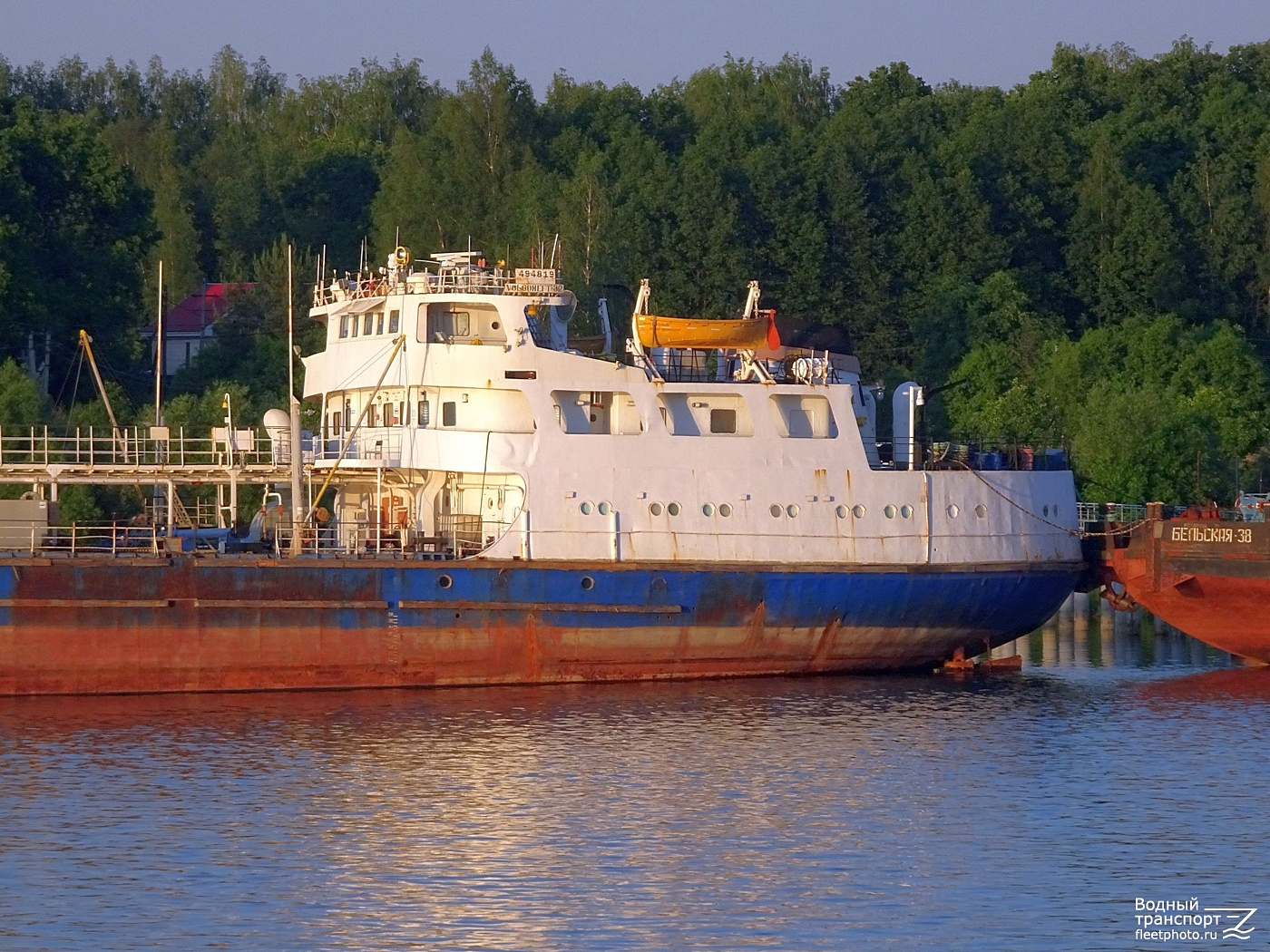 Волгонефть-32. Надстройки