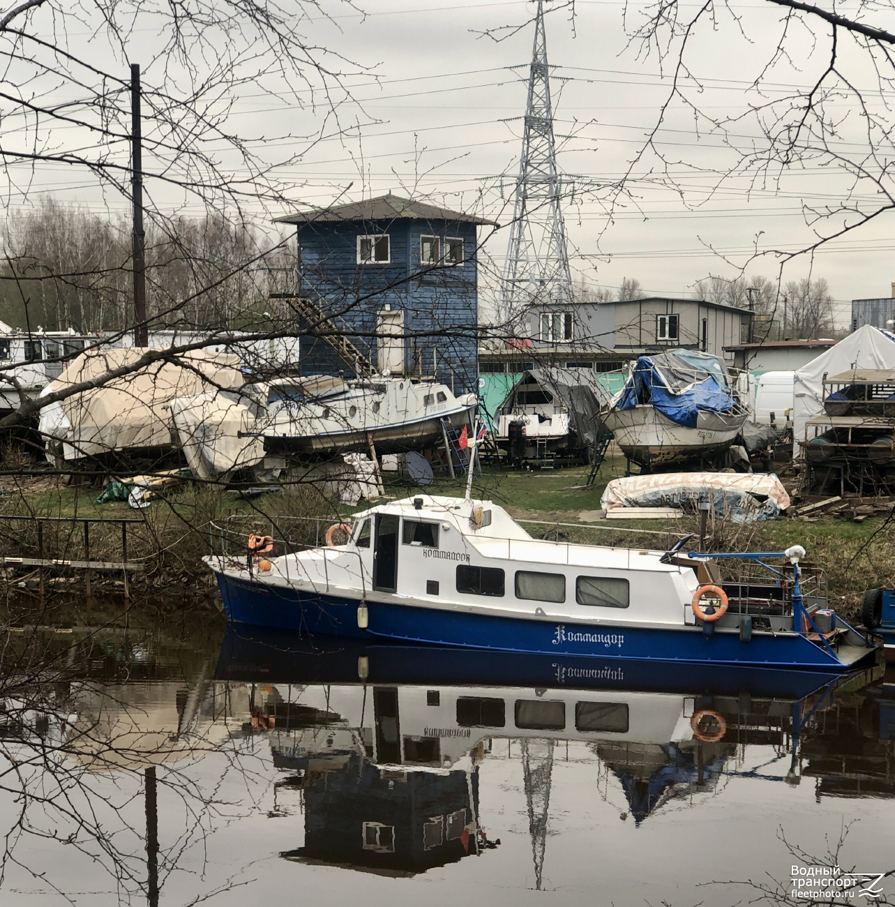 Коммандор. Неопознанные суда