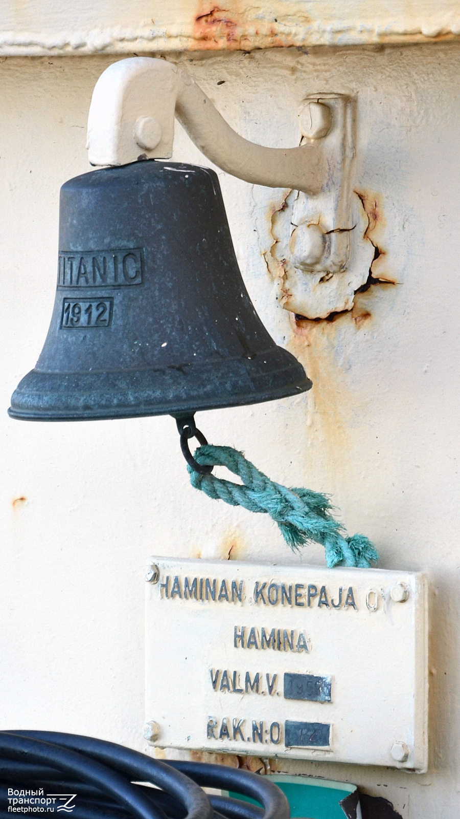 Ajo. Закладные доски и заводские таблички
