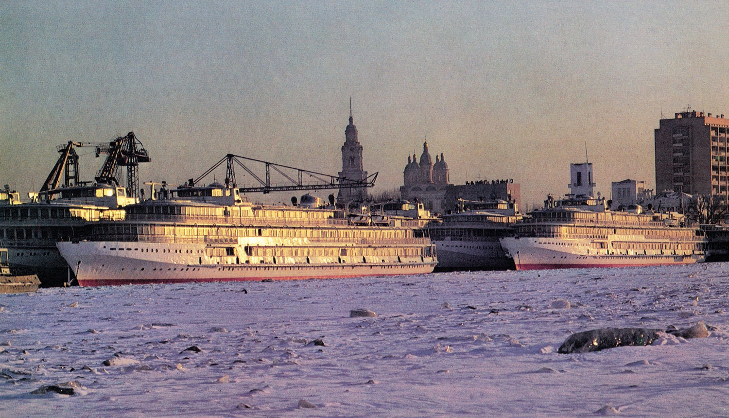 Unidentified ships, Книги, фотоальбомы и периодические издания