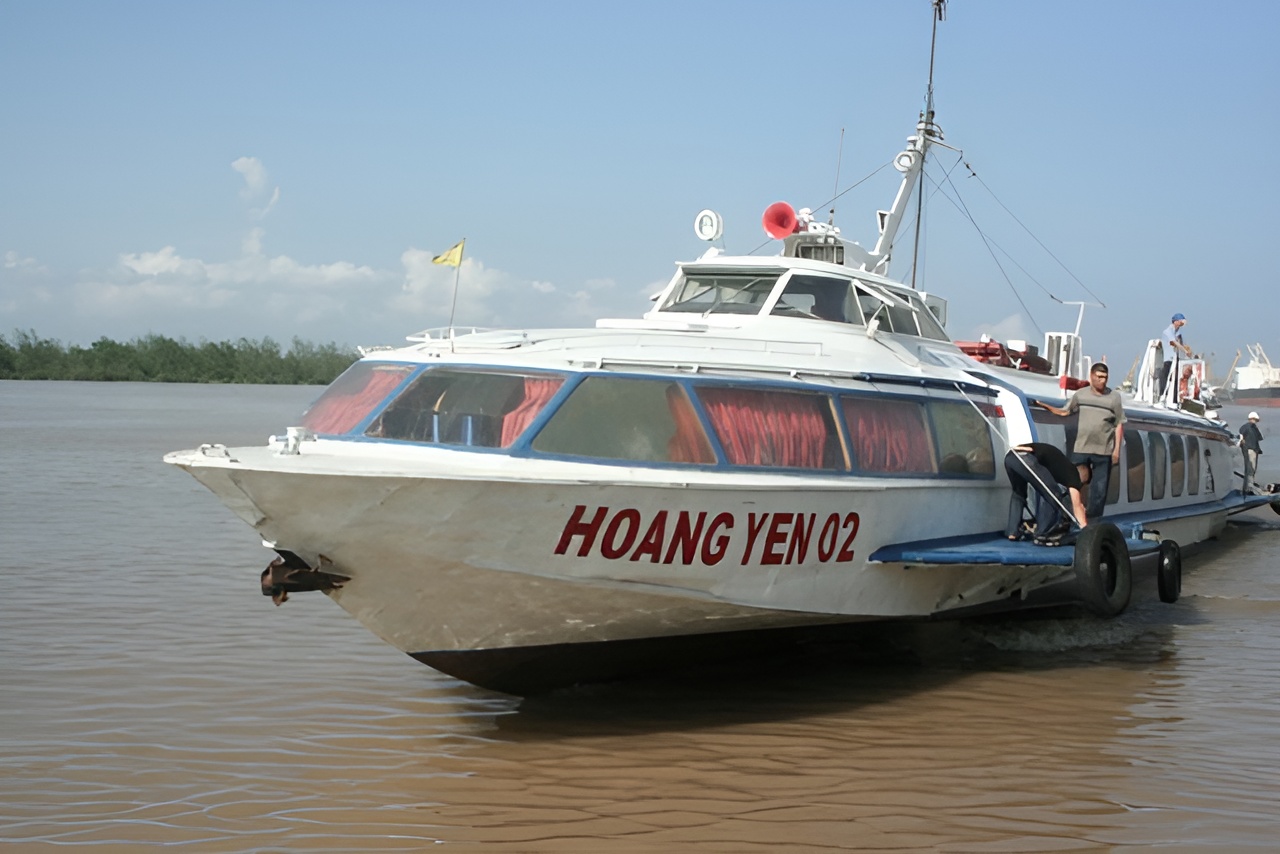 Hoàng Yên 02