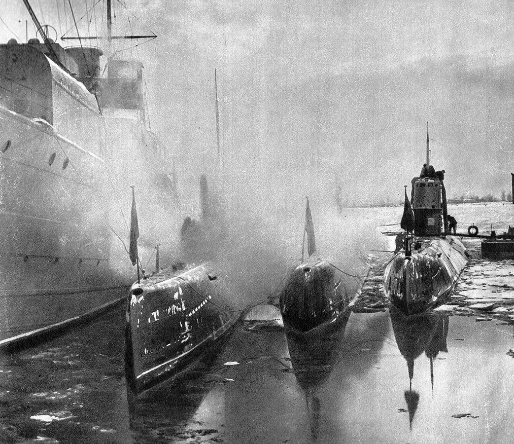 Неопознанная подводная лодка - проект 613. Unidentified ships, Книги, фотоальбомы и периодические издания