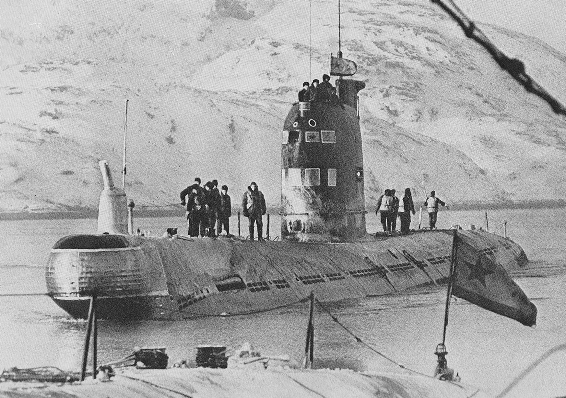 Неопознанная подводная лодка - проект 641. Неопознанные суда, Книги, фотоальбомы и периодические издания