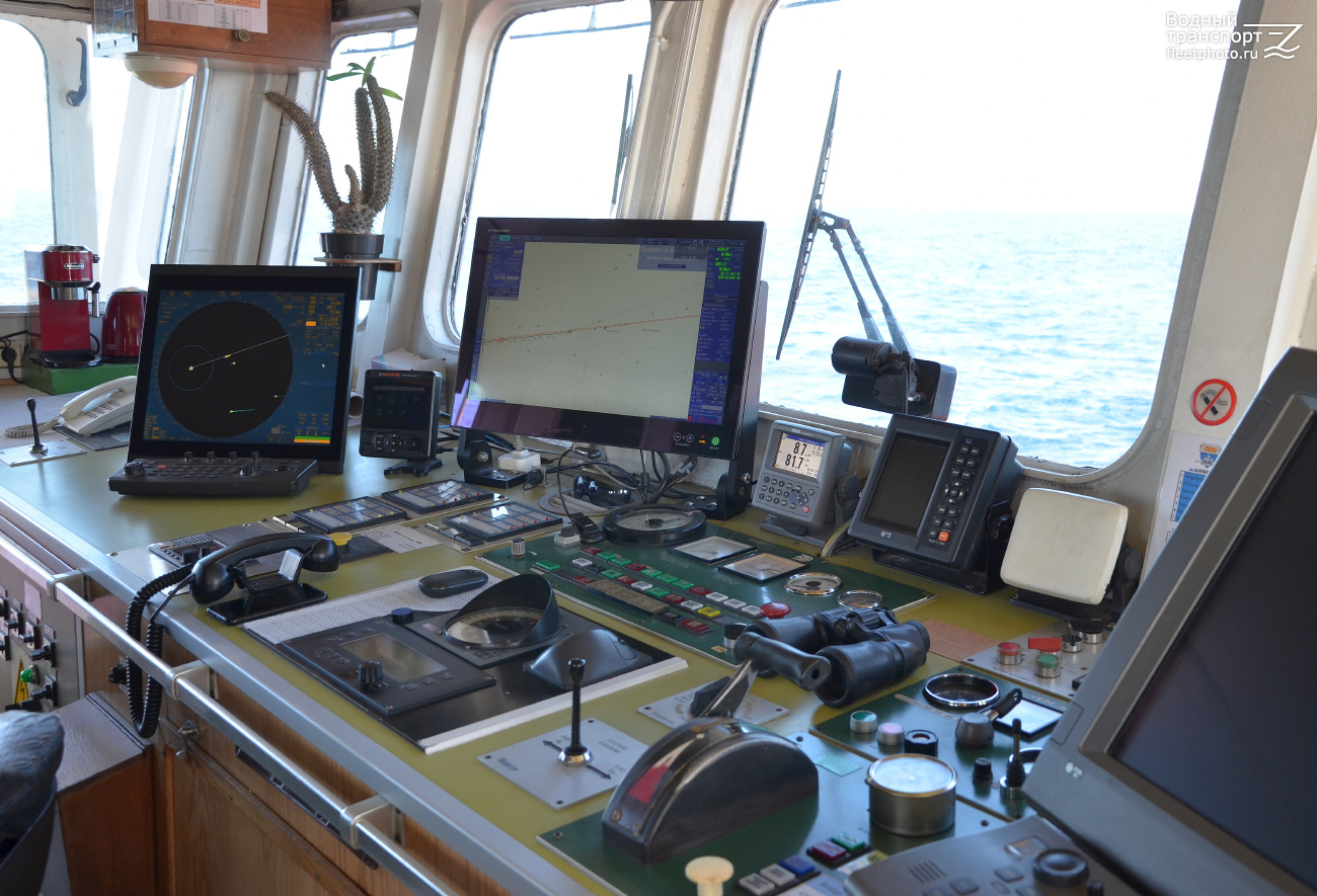 HAV Snapper. Wheelhouses, Control panels