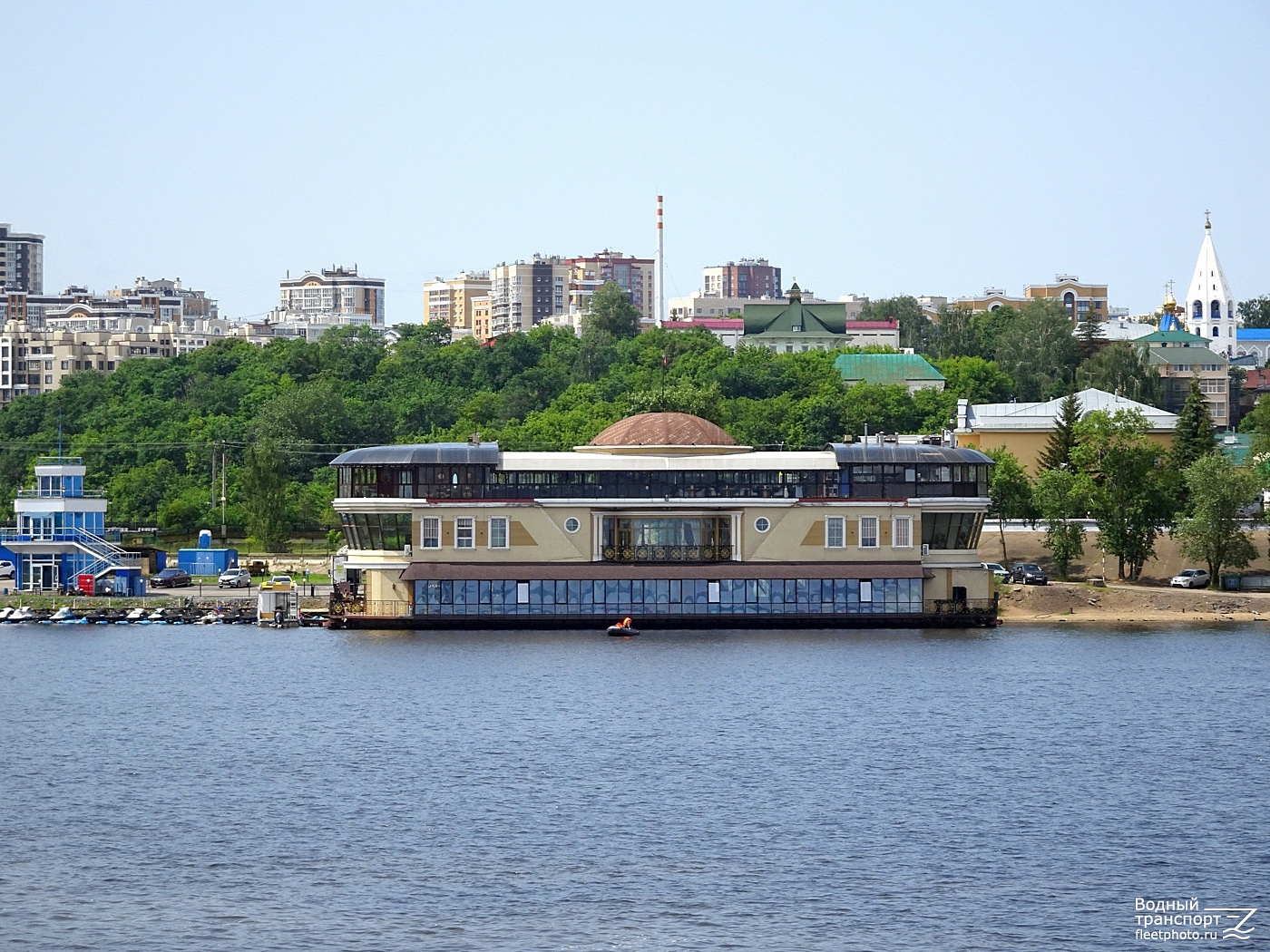 Понтон-18