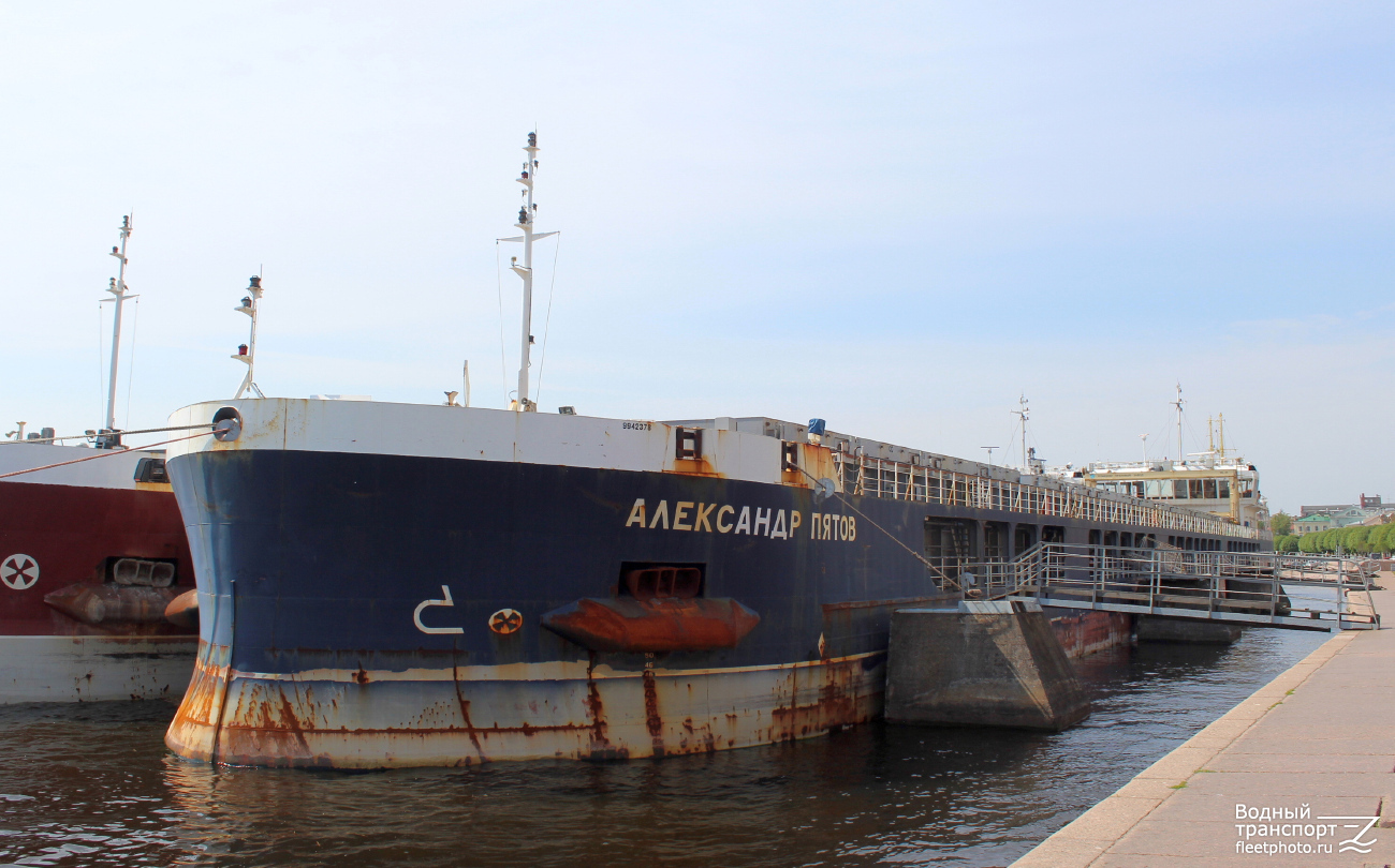 Александр Пятов