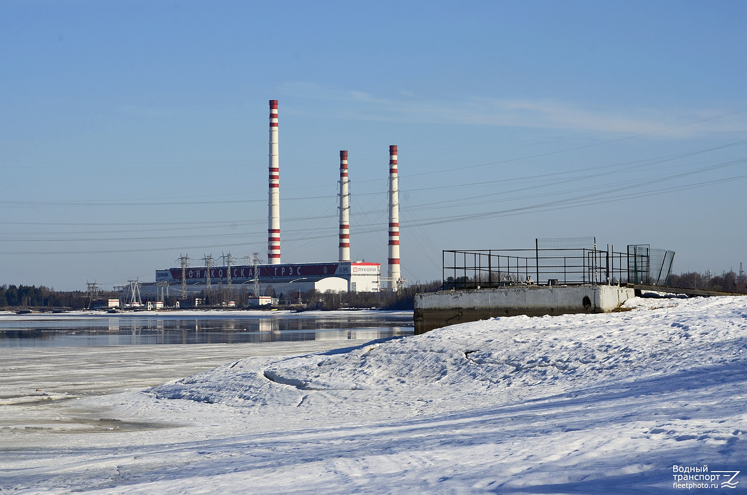 Неопознанный дебаркадер (Конаково). Russia - Volga Basin