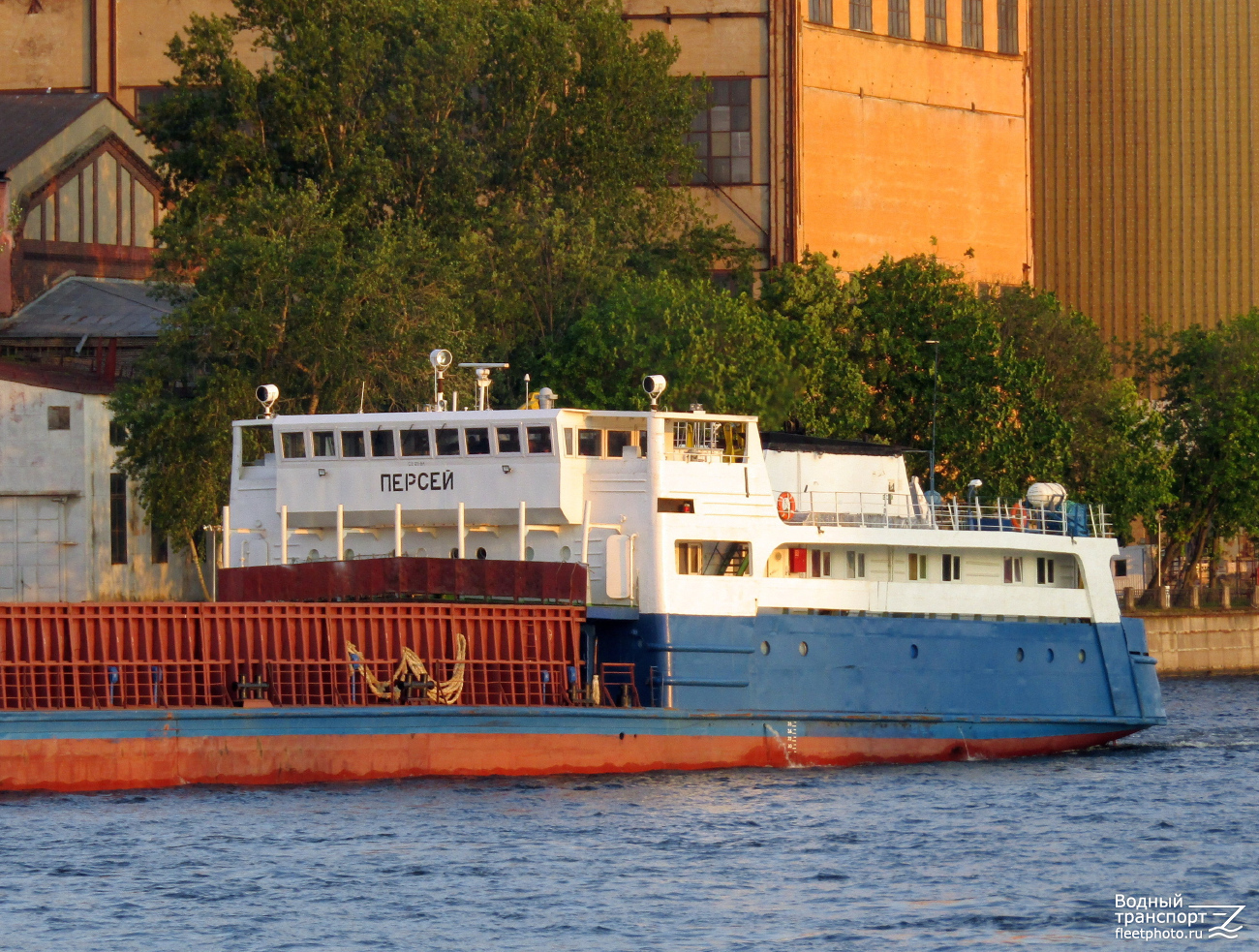 Персей. Vessel superstructures