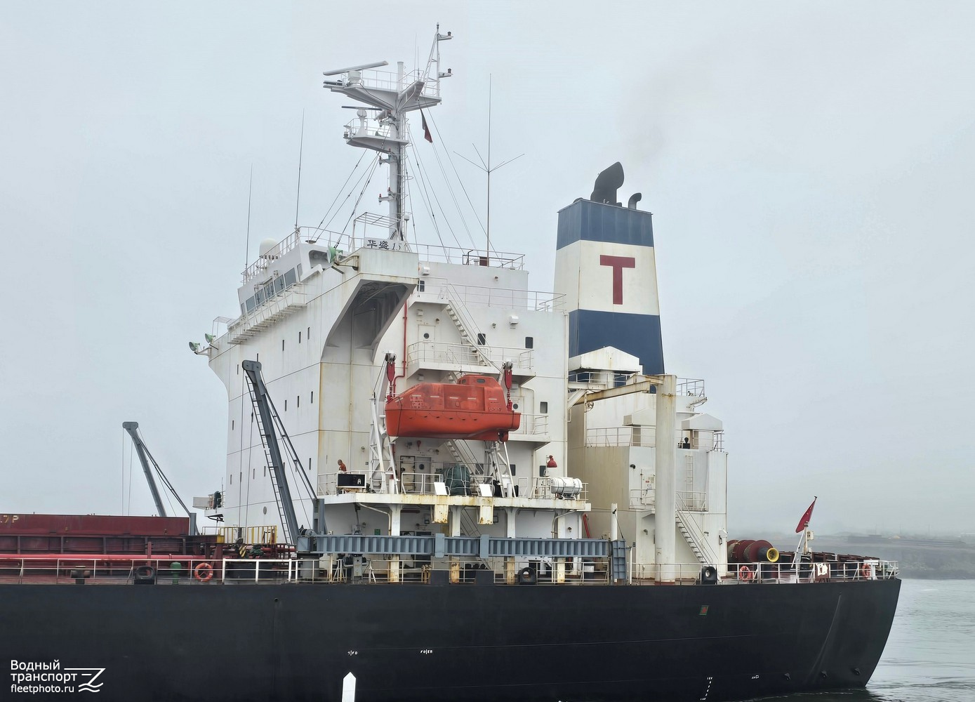 Hua Sheng 15. Vessel superstructures