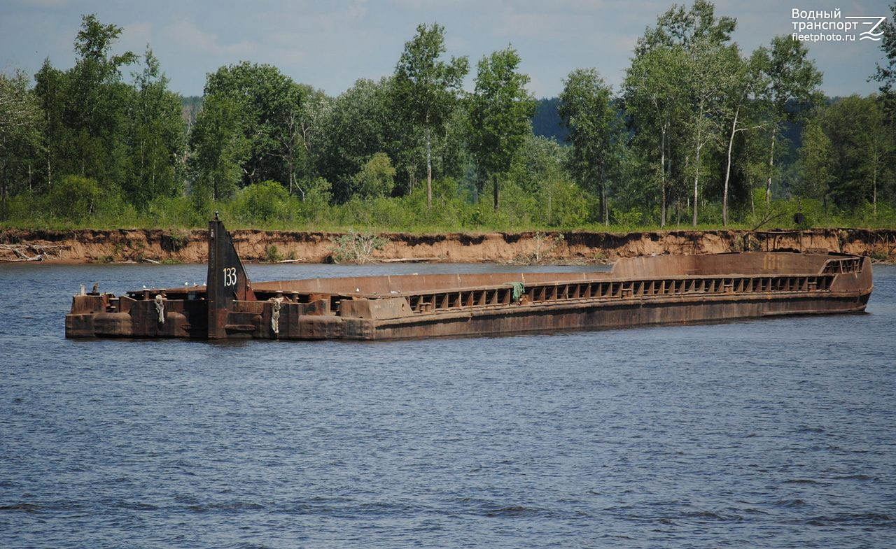 Баржа-133