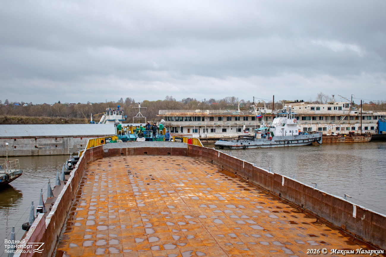 Окский-15, Коломенский штандарт, Механик Савин. View from wheelhouses and bridge wings