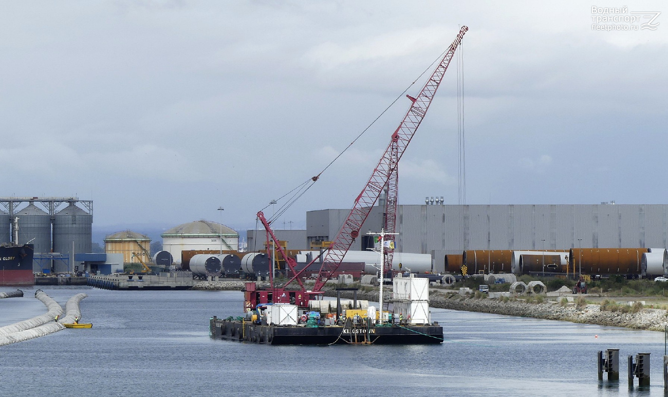 Skyline barge 18