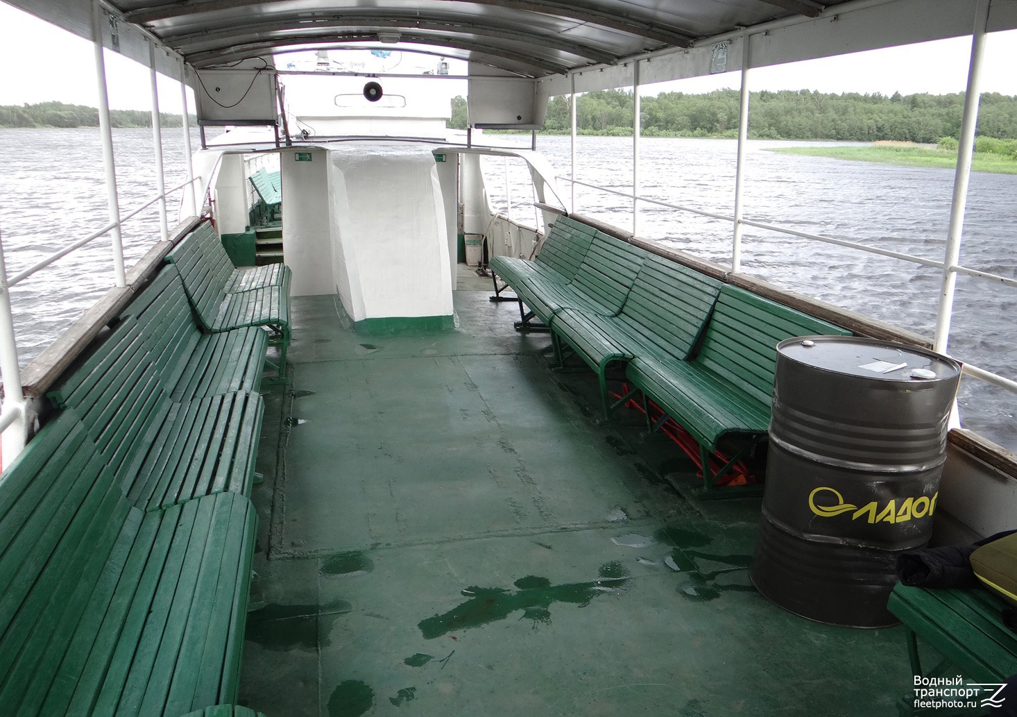 Надежда. Deck views