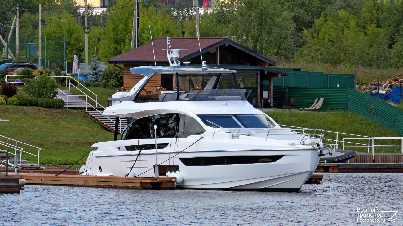 Неопознанная яхта - Azimut 72 Fly