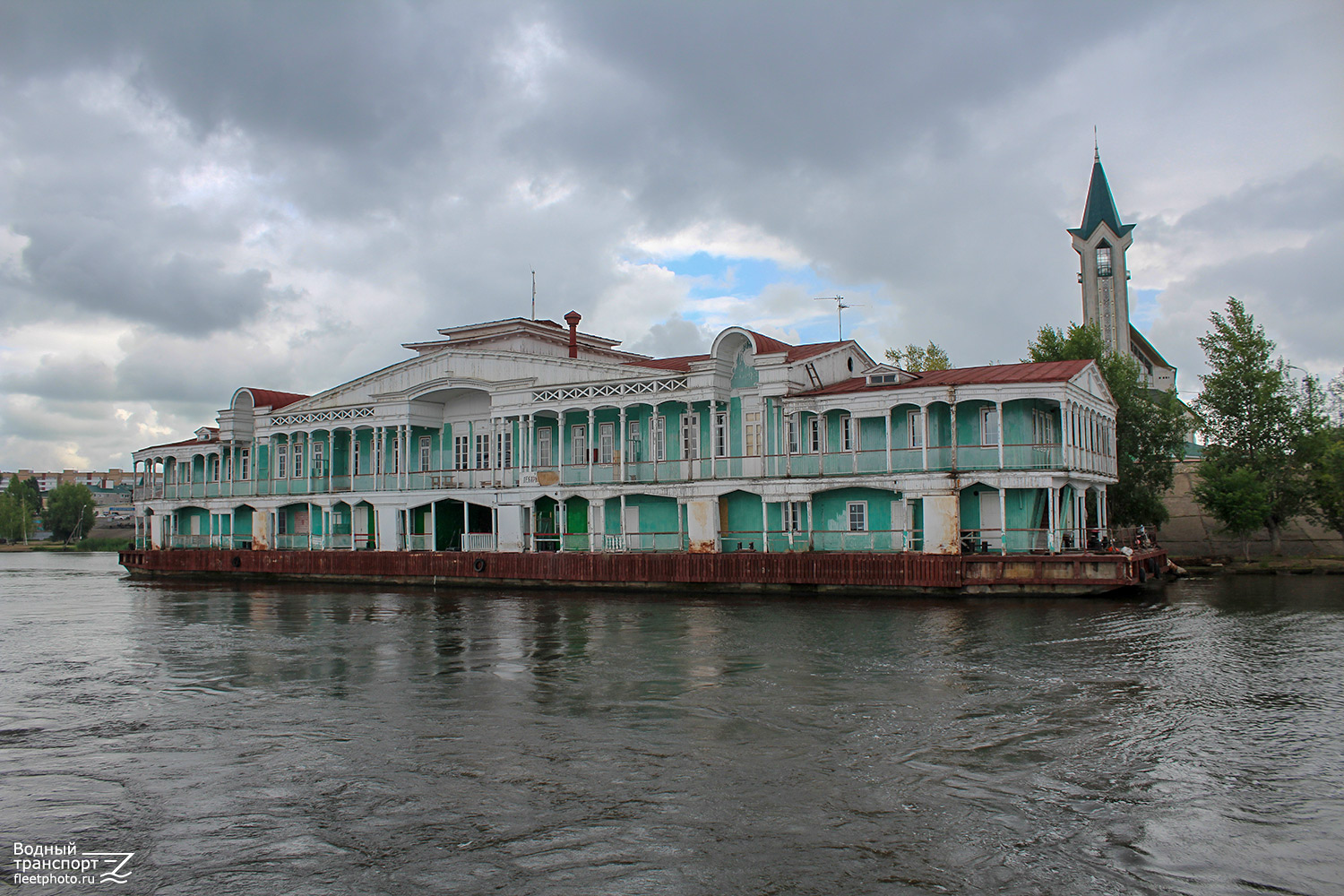Дебаркадер-30