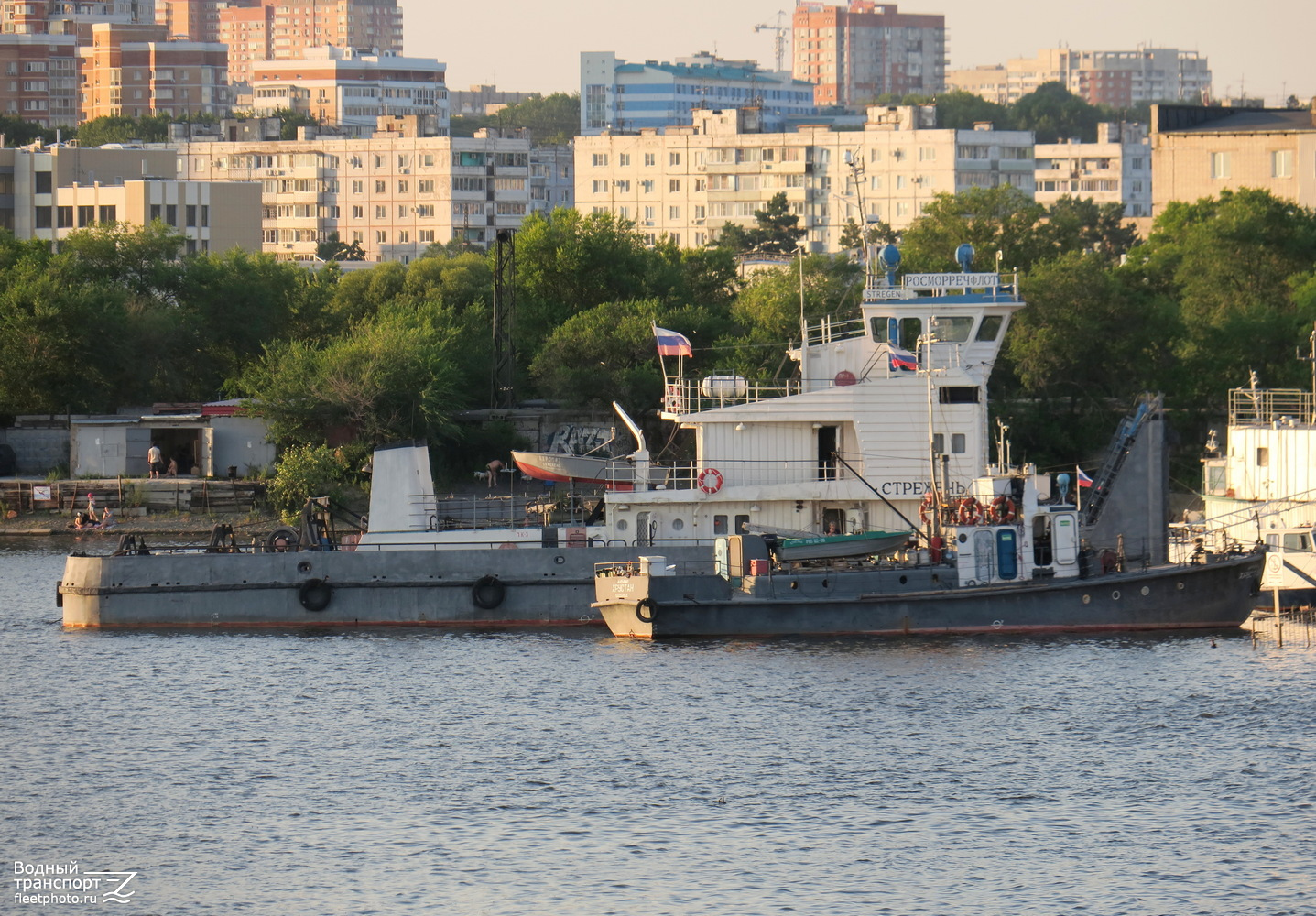 Стрежень, Хрустан