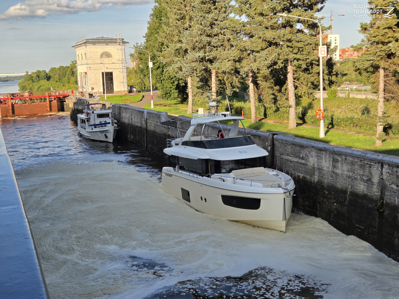 Адмиралъ, Stefi
