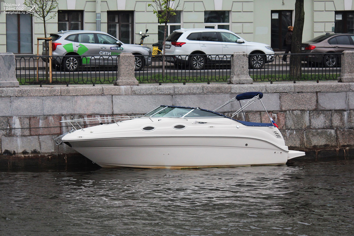Неопознанное судно - тип Sea Ray Sundancer 275. Северодвинский / Северо-Западный / Беломорско-Онежский / Печорский бассейн