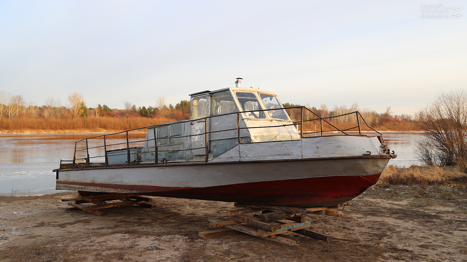 Неопознанное судно - проект КС-100Д, КС-100Д1, КС-100Д2