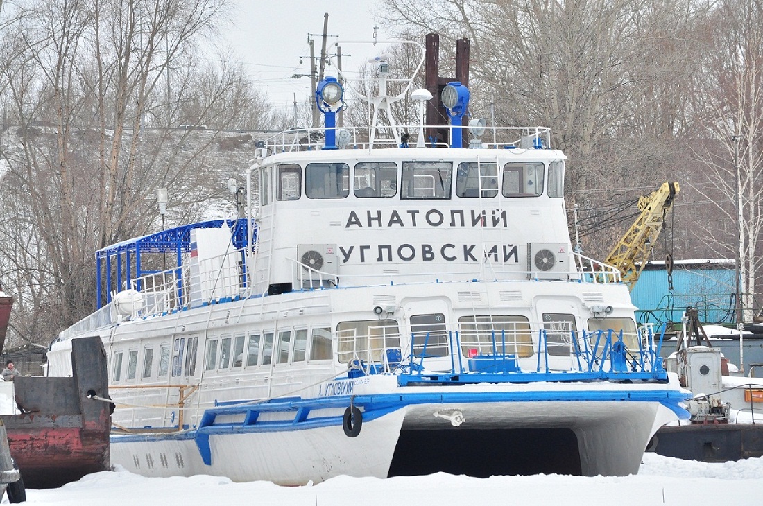Анатолий Угловский