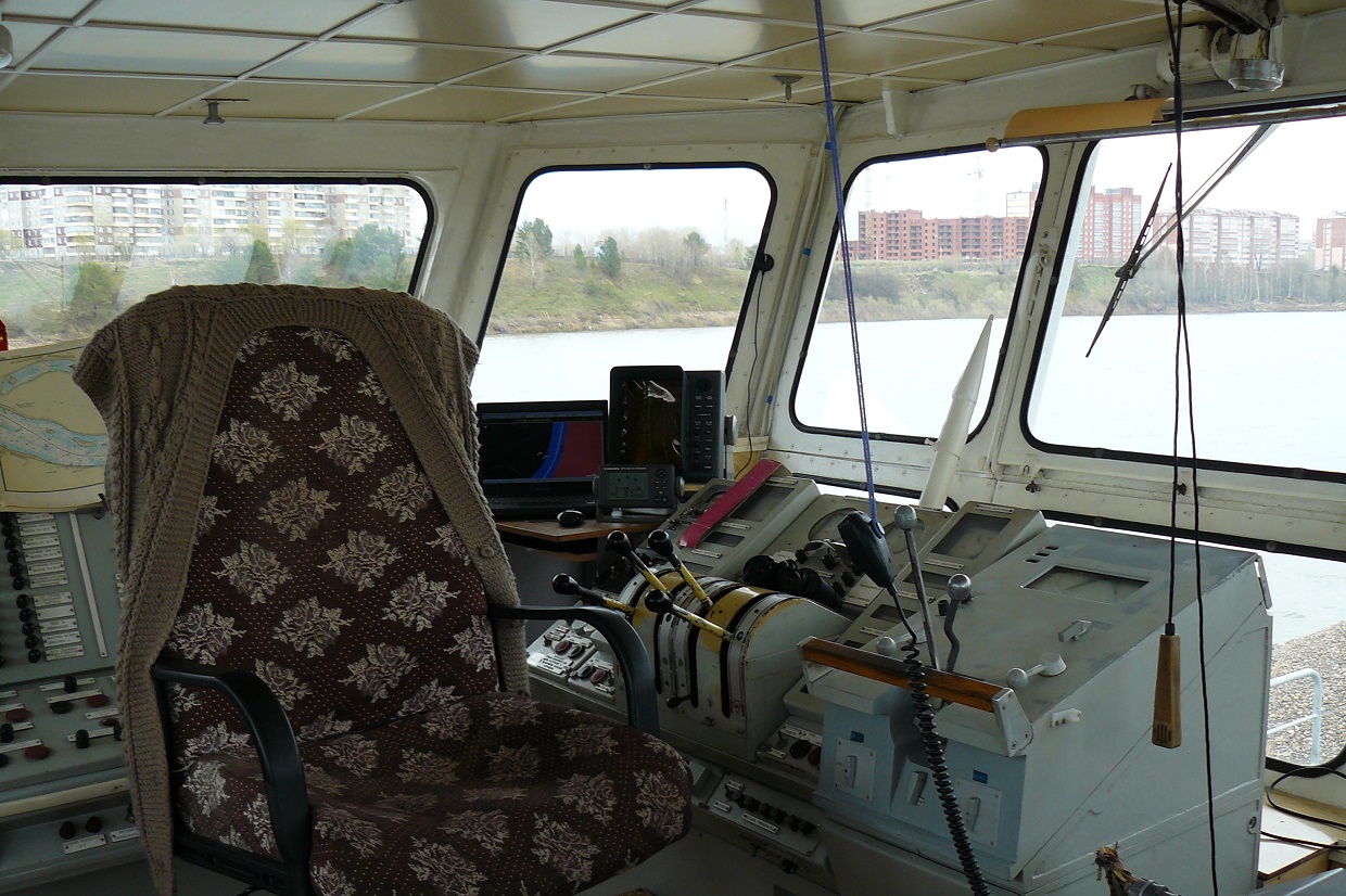 РТ-781. Wheelhouses, Control panels