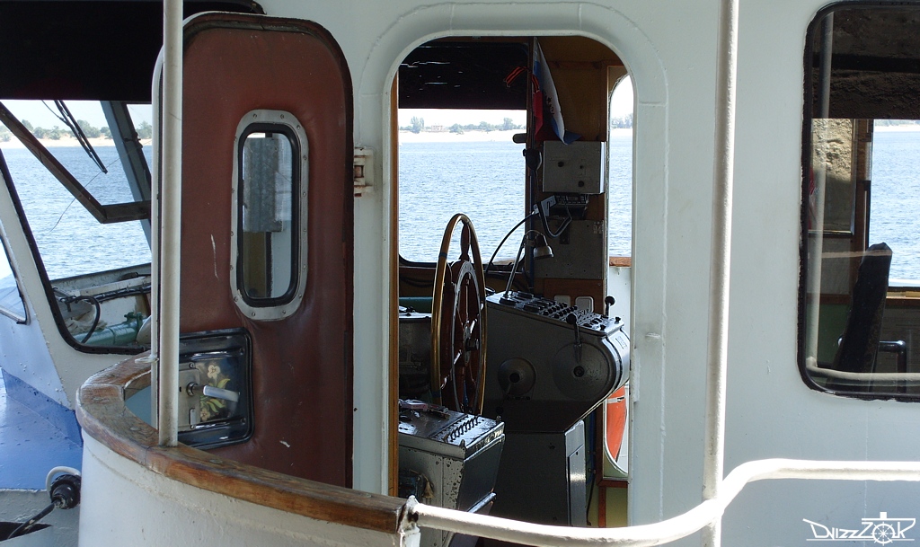 ОМ-153. Wheelhouses, Control panels
