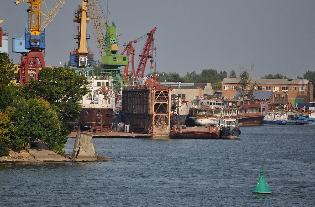 Герой Канивец, Артемида, Петрокрепость, Кастор