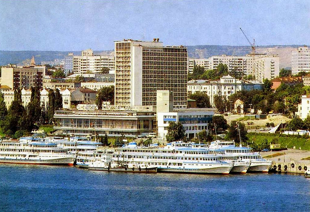 Вацлав Воровский. Саратов, Книги, фотоальбомы и периодические издания