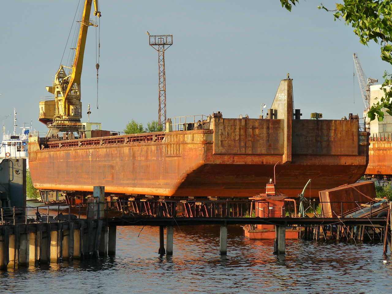 Баржа-3550