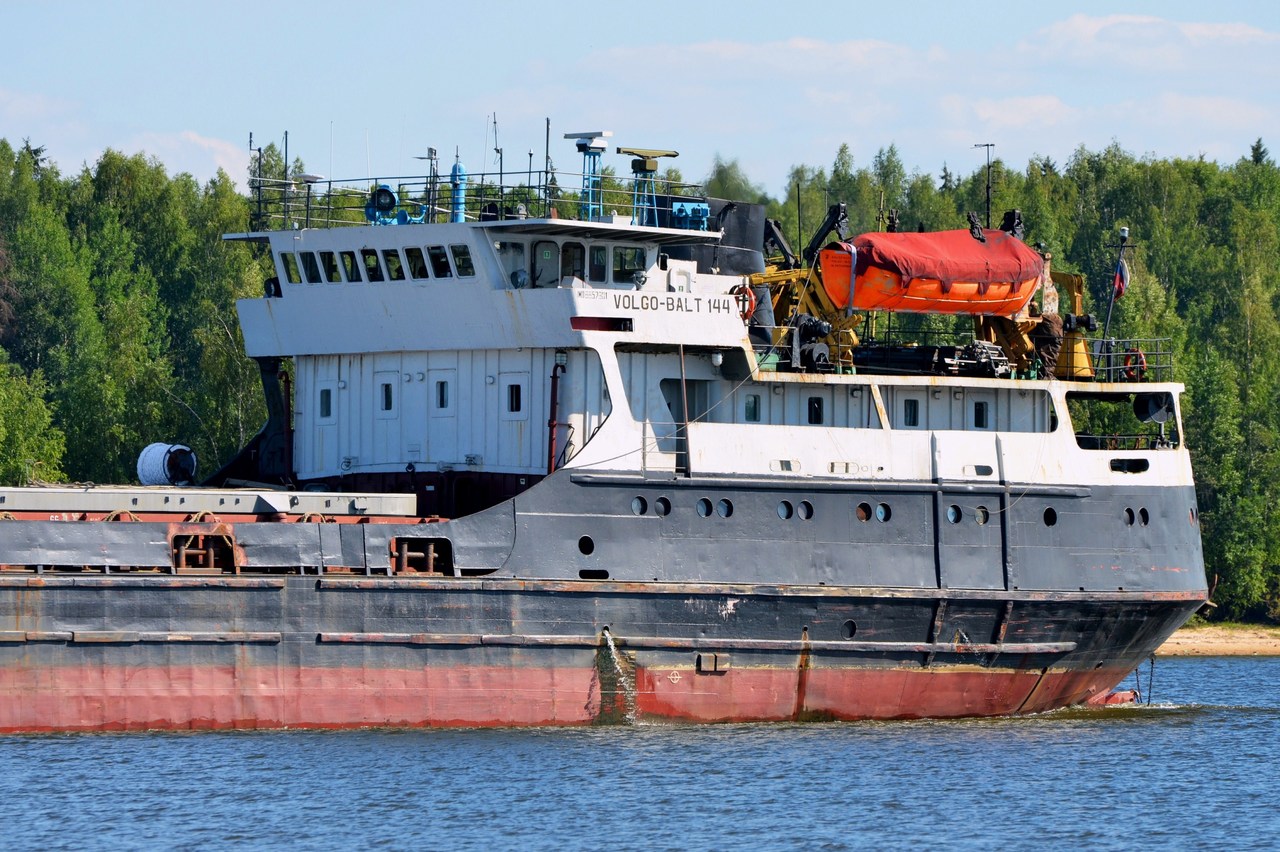 Волго-Балт 144. Vessel superstructures