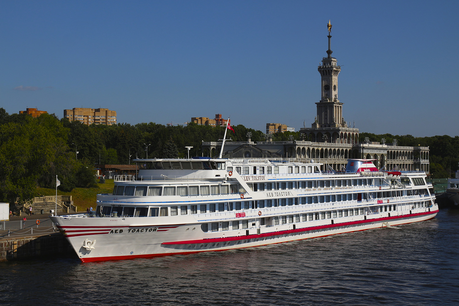 Лев Толстой