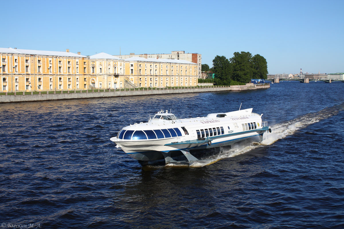 Метеор до эрмитажа. Метеор Санкт-Петербург. Метеор Санкт-Петербург Петергоф. Корабль Метеор Санкт-Петербург. Метеор Санкт-Петербург Петергоф Кронштадт.