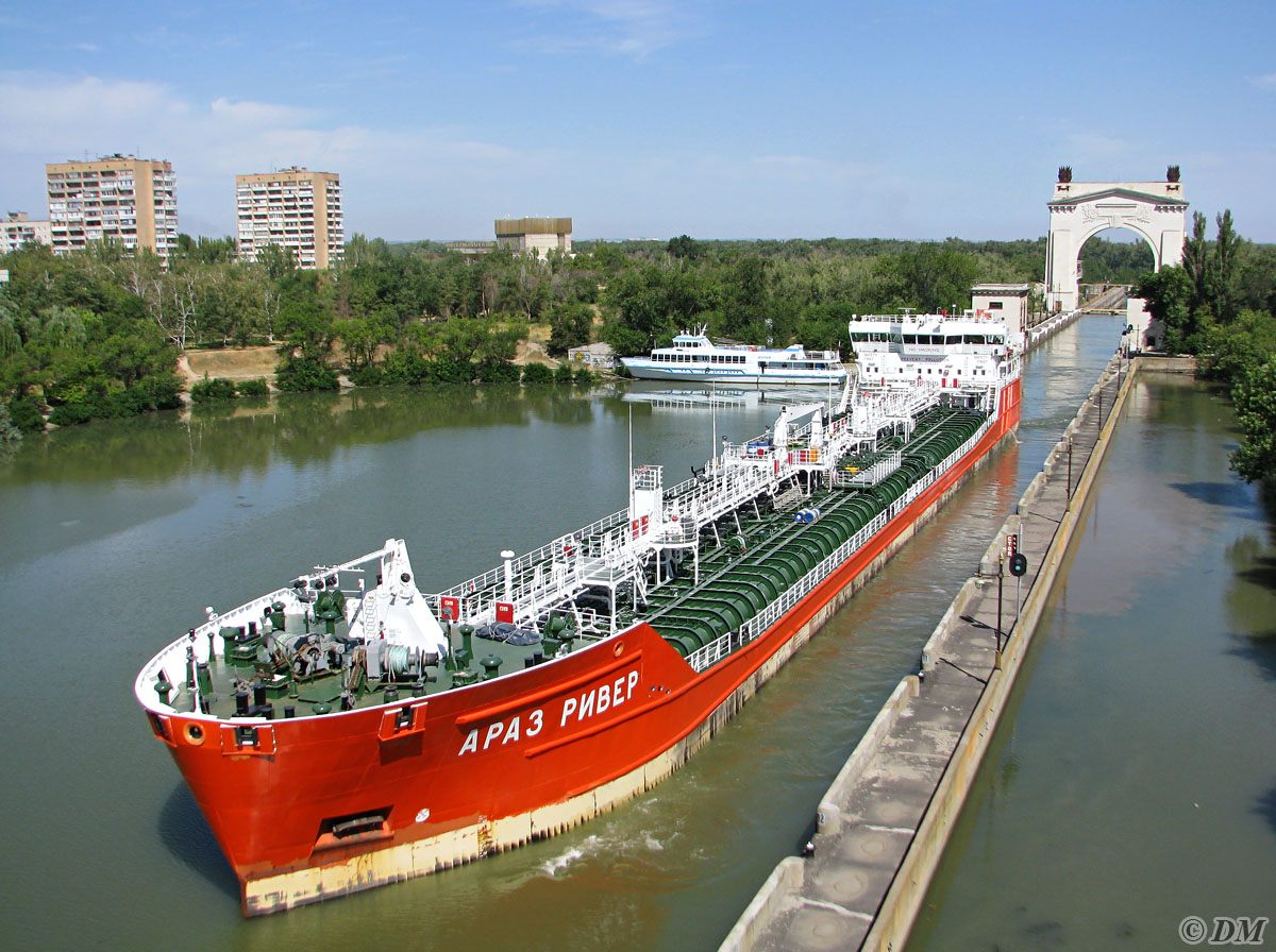 Волга Ривер танкер