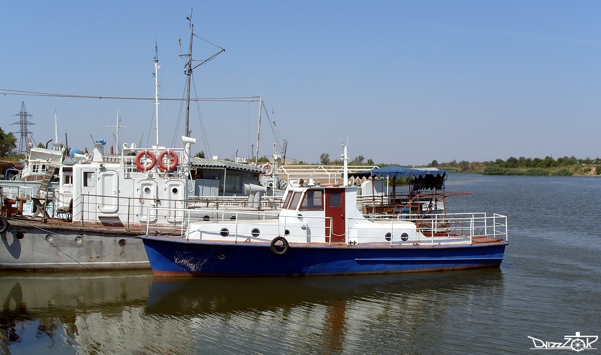 Неопознанное судно - тип Адмиралтеец. Russia - Volga Basin