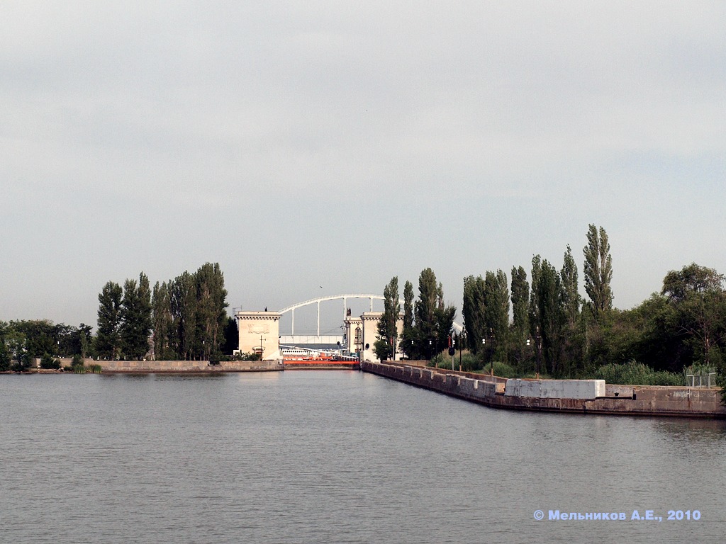 Волго-Донской судоходный канал имени Ленина, Шлюз №12 ВДСК