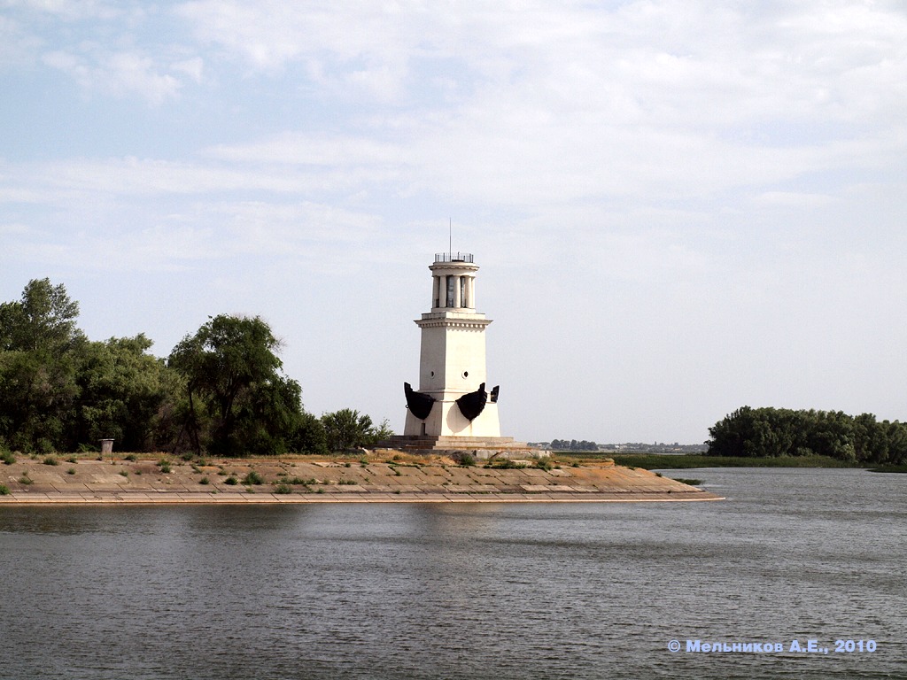 Волго-Донской судоходный канал имени Ленина, Lighthouses