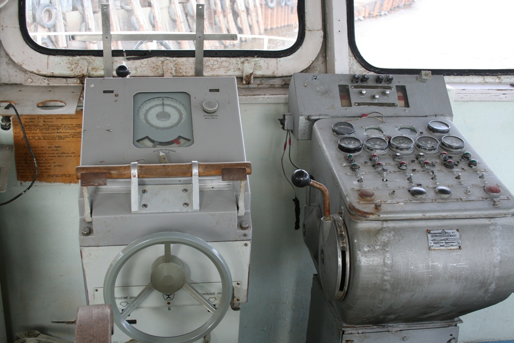 БТК-623. Wheelhouses, Control panels