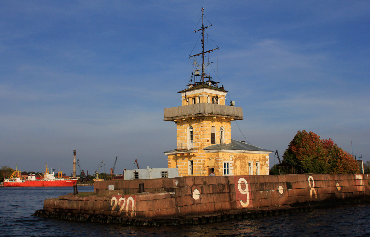Кронштадт, Lighthouses