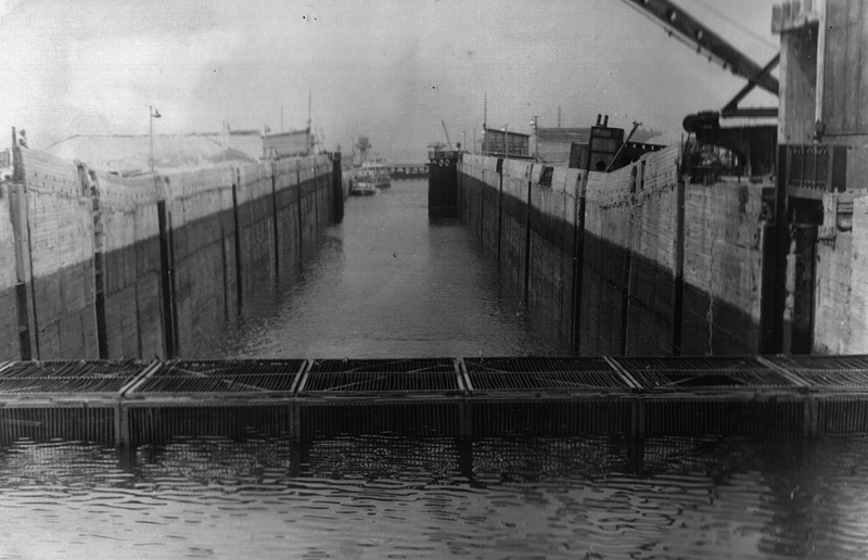 Шлюз канал имени москвы волга волга. Судоходный шлюз угличской гэс. Шлюз канал имени москвы волга волга. Канал москва-волга шлюз 1. Сталина, 1937 г.