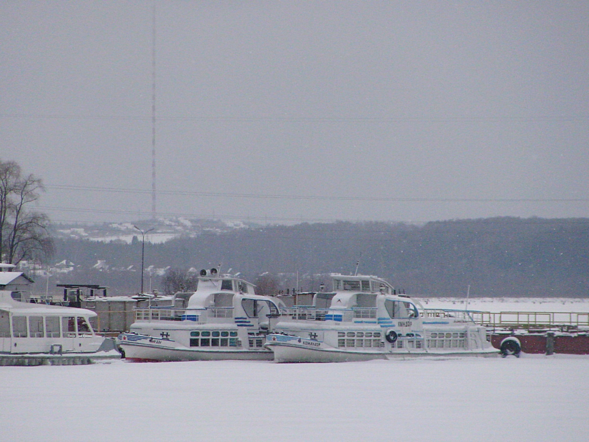 М-221, Командор