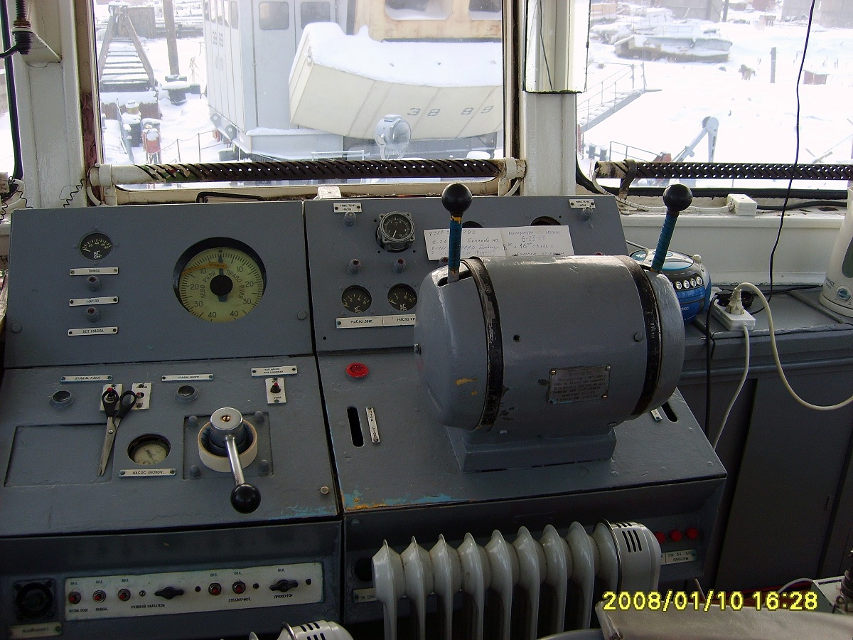 РТ-326. Wheelhouses, Control panels