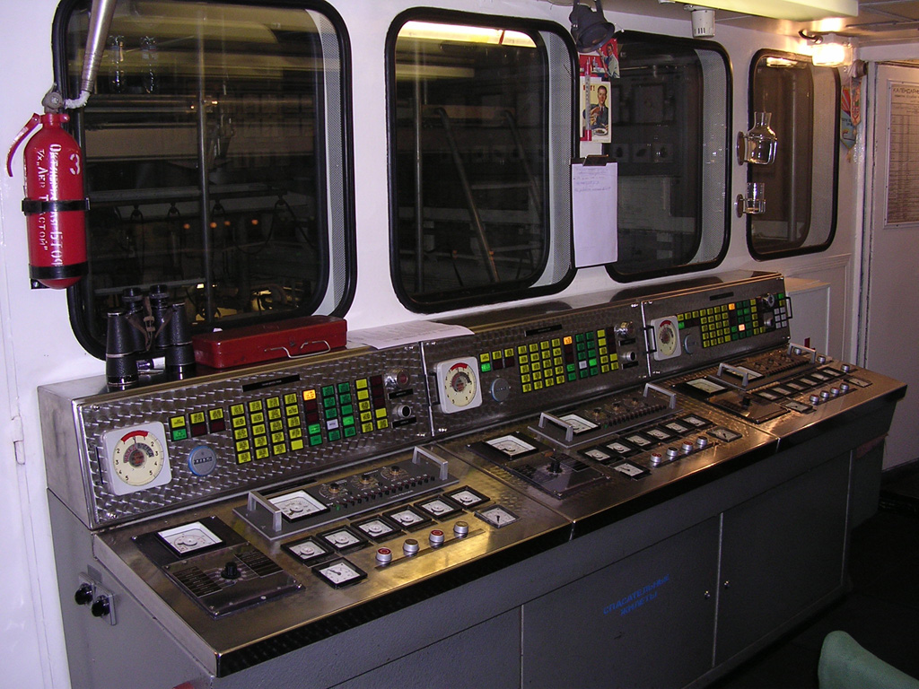 Лев Толстой. Wheelhouses, Control panels